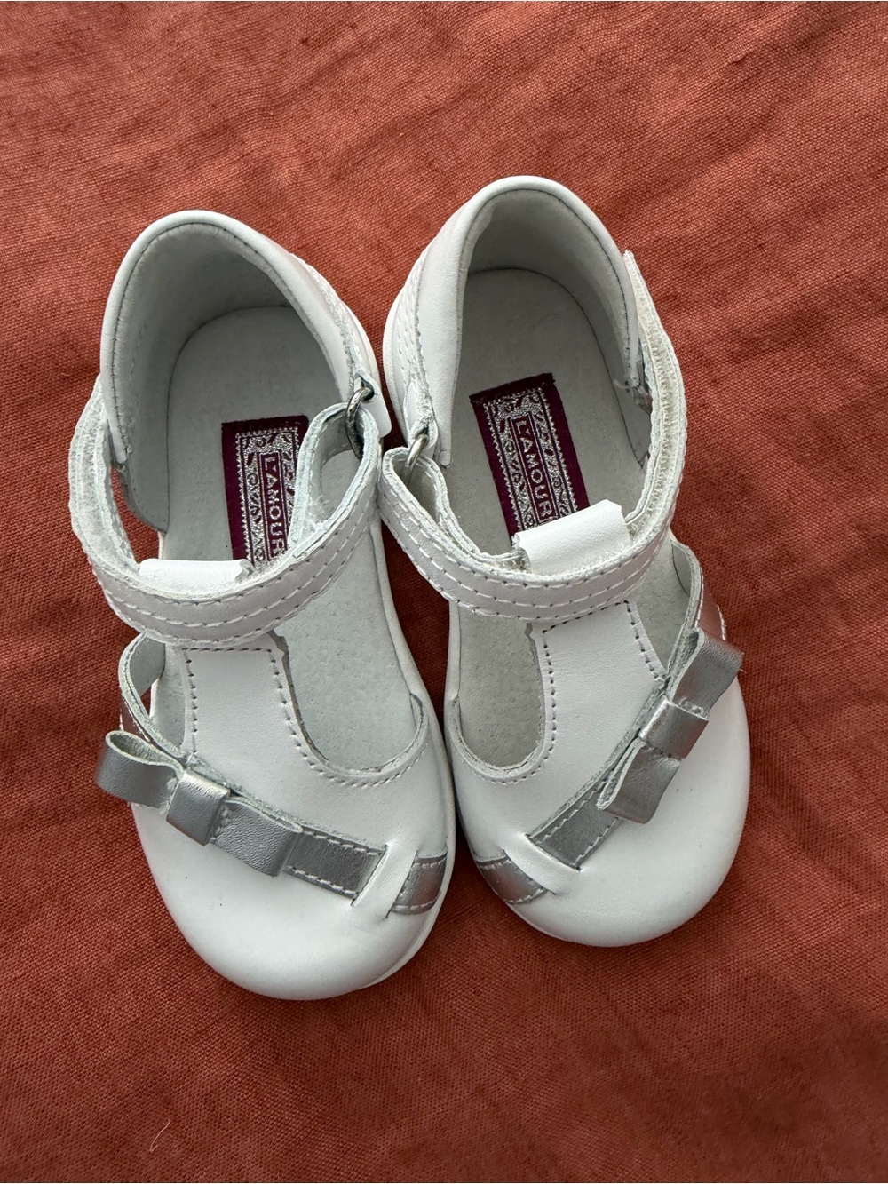 L'Amour White and Silver Baby Mary Jane Shoes with Bow